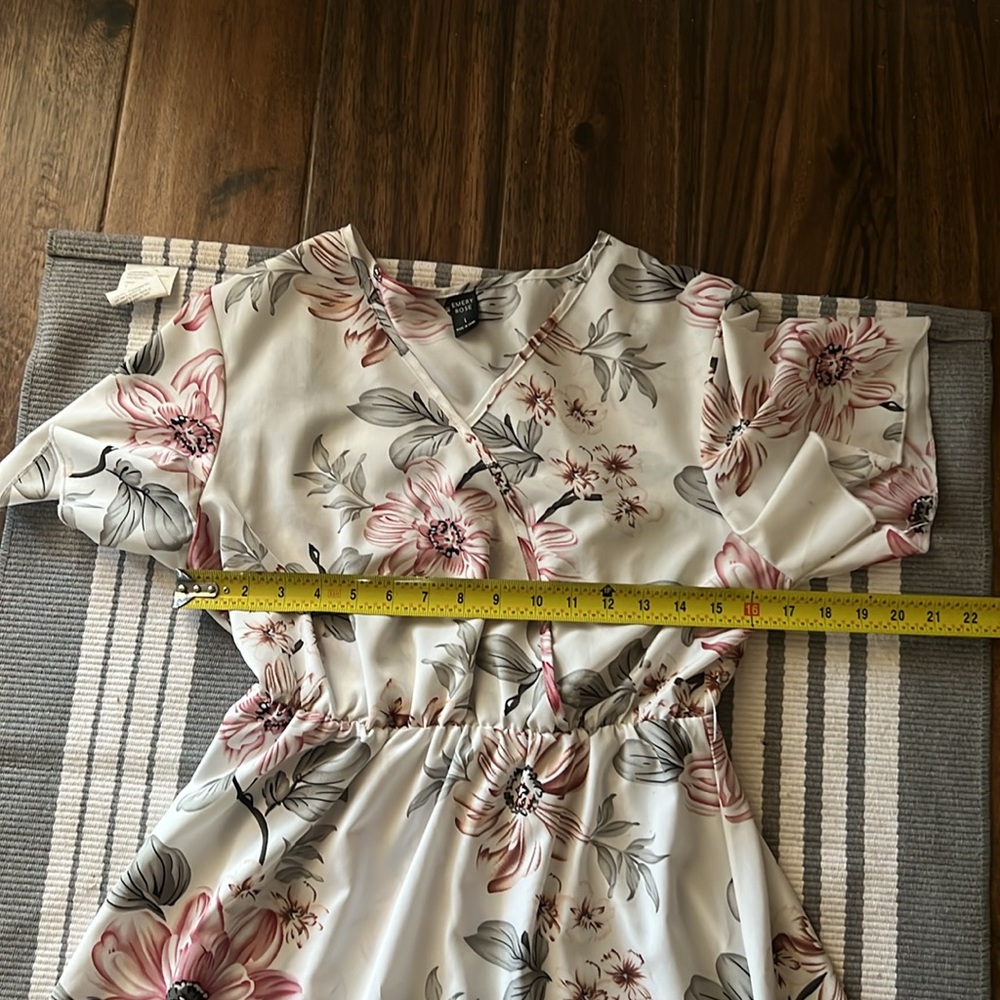 EMERY ROSE FLORAL DRESS … 560 - Picture 9 of 12